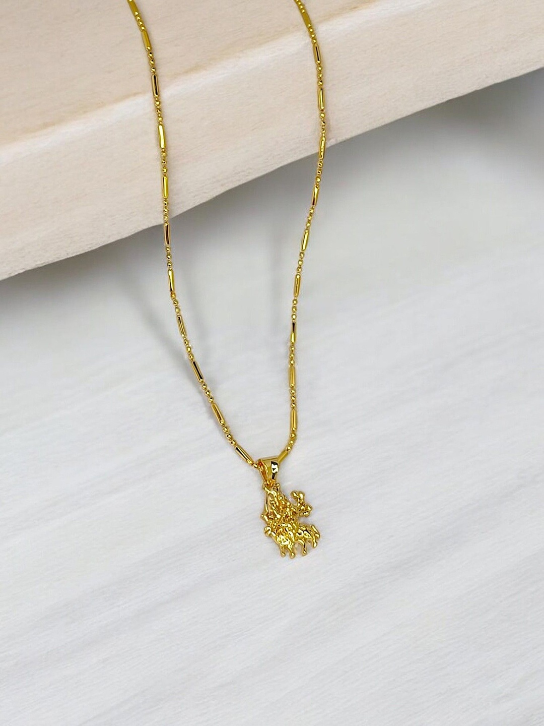

FEMMIBELLA Gold-Plated Geometric Pendants with Chains