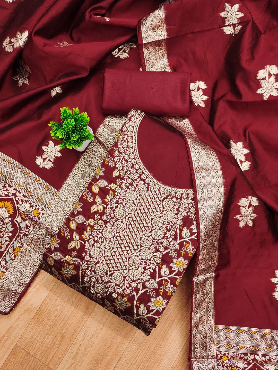 

Panzora Organza Unstitched Dress Material, Maroon