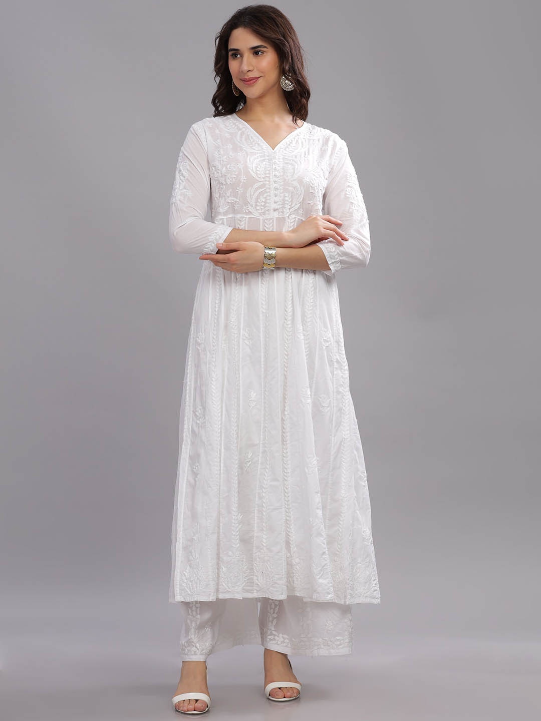 

Club Loom Women Embroidered Thread Work Kurta, White