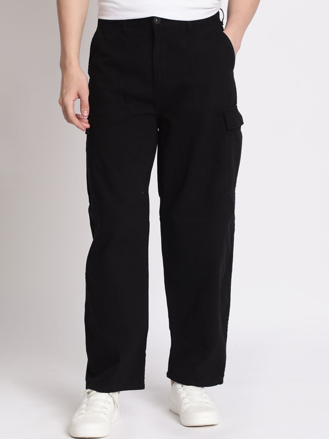 

The Roadster Lifestyle Co Men Pure Cotton Loose Balloon Fit Cargo Trousers, Black