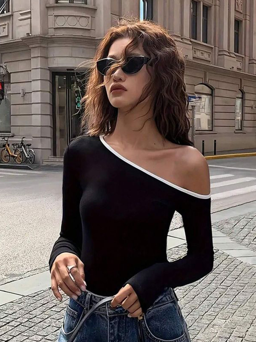 

LULU & SKY One Shoulder Top, Black