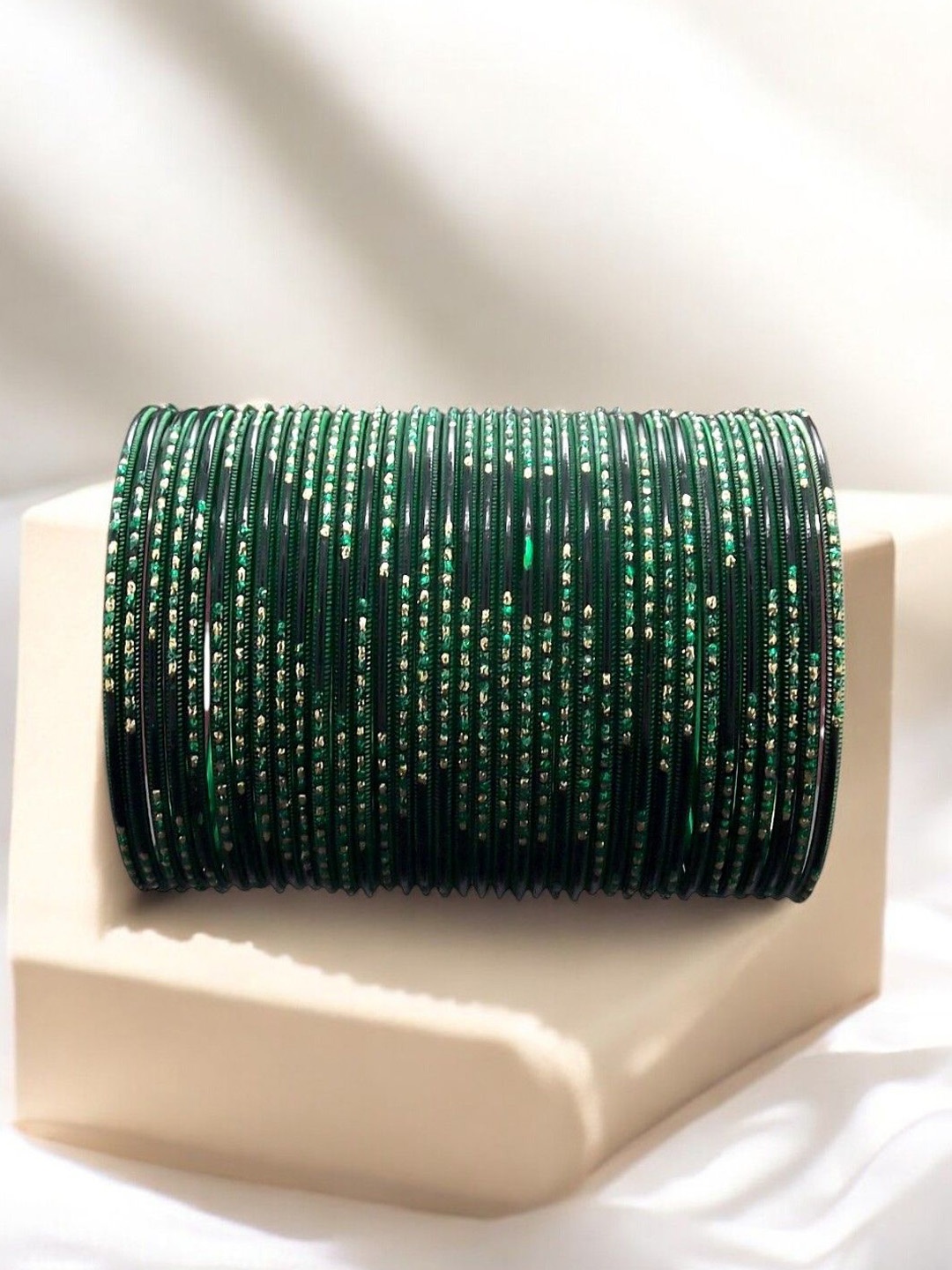 

FEMMIBELLA Set Of 36 Metal Bangles, Green