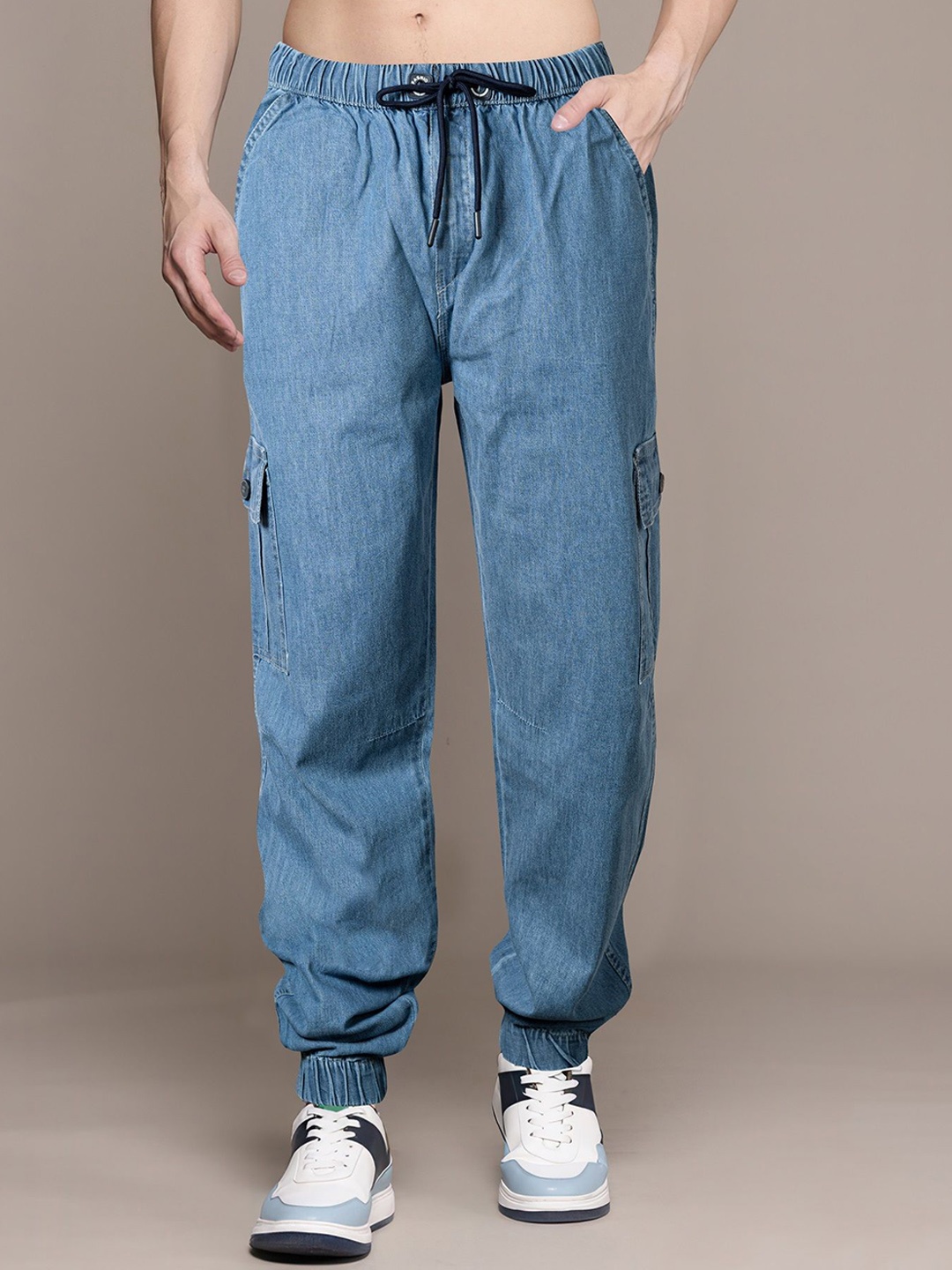 

Jb Just BLACK Men Relaxed Fit Acid Wash Stretchable Jeans, Blue