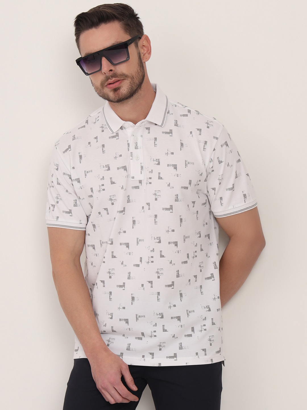 

JADE BLUE Men Printed Polo Collar Pockets Slim Fit T-shirt, White