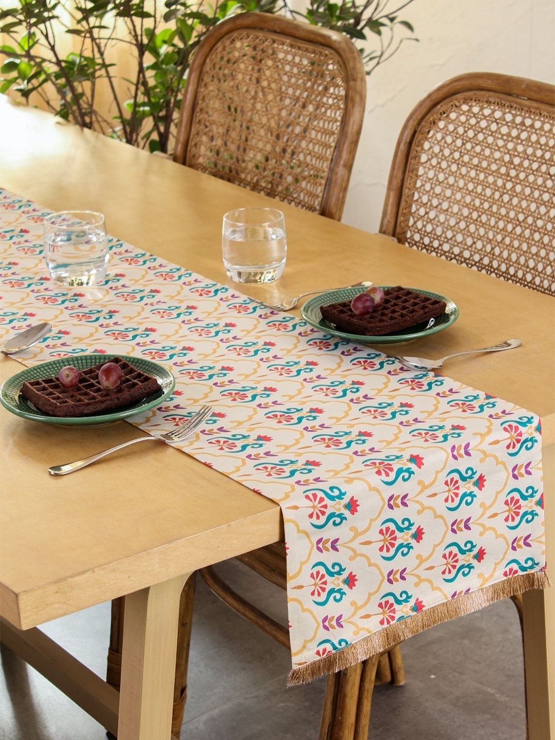

House This White & Teal Pushp Table Runner