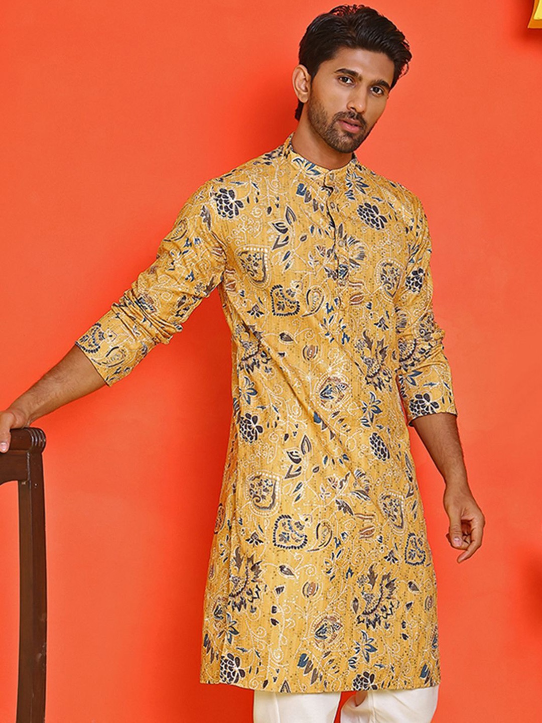 

Anouk Men Floral Printed Sequinned Floral Kurta, Yellow