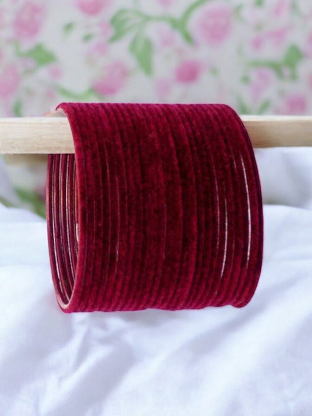 

FEMMIBELLA Set Of 36 Velvet Bangles, Maroon
