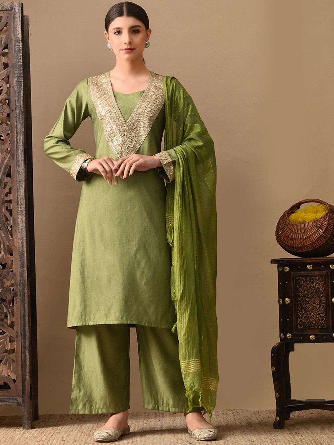 

Sangria Embroidered Round Neck Long Sleeves Straight Kurta & Trousers With Dupatta, Green