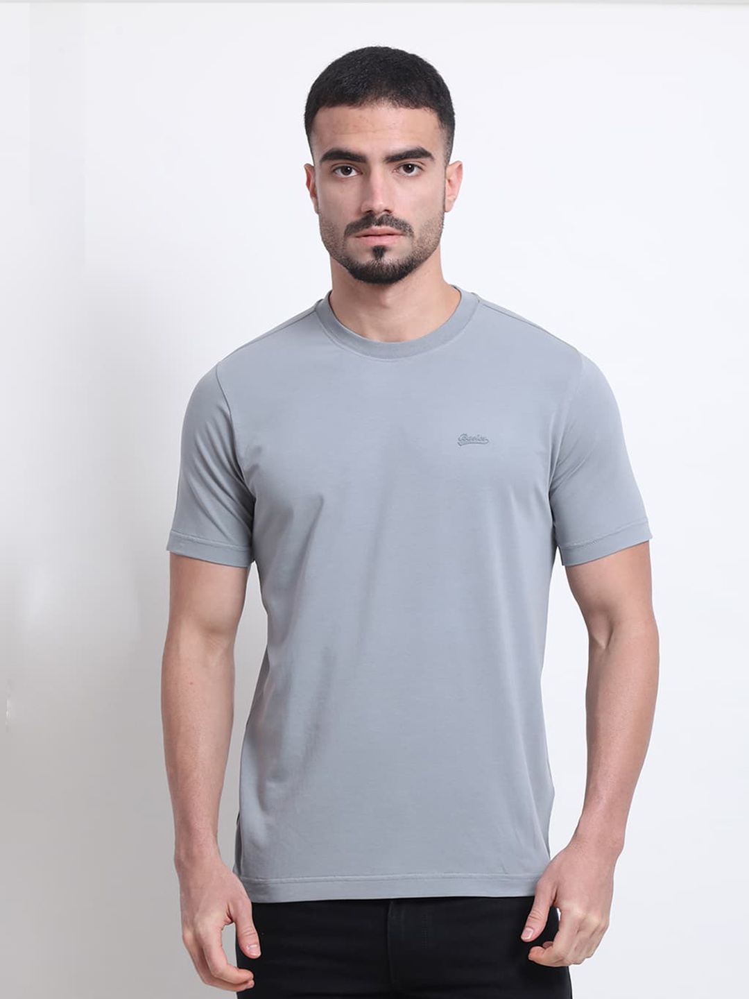 

Basics Men Pockets Slim Fit T-shirt, Grey