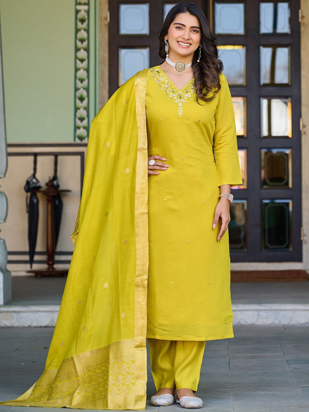 

Moda Rapido Women Ethnic Motifs Embroidered Regular Sequinned Kurta with Trousers & With Dupatta, Green