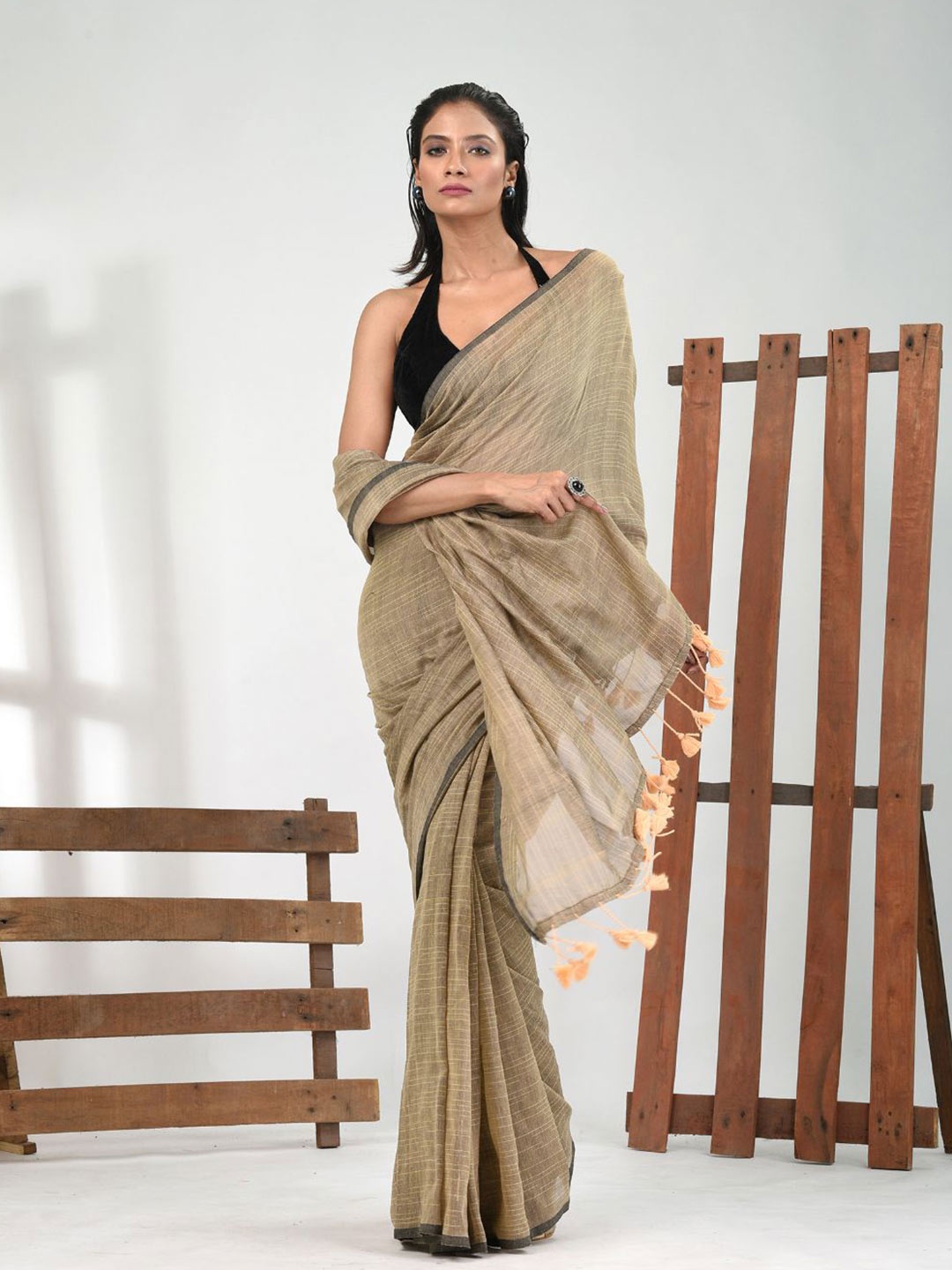 

Charukriti Pure Cotton Saree, Beige