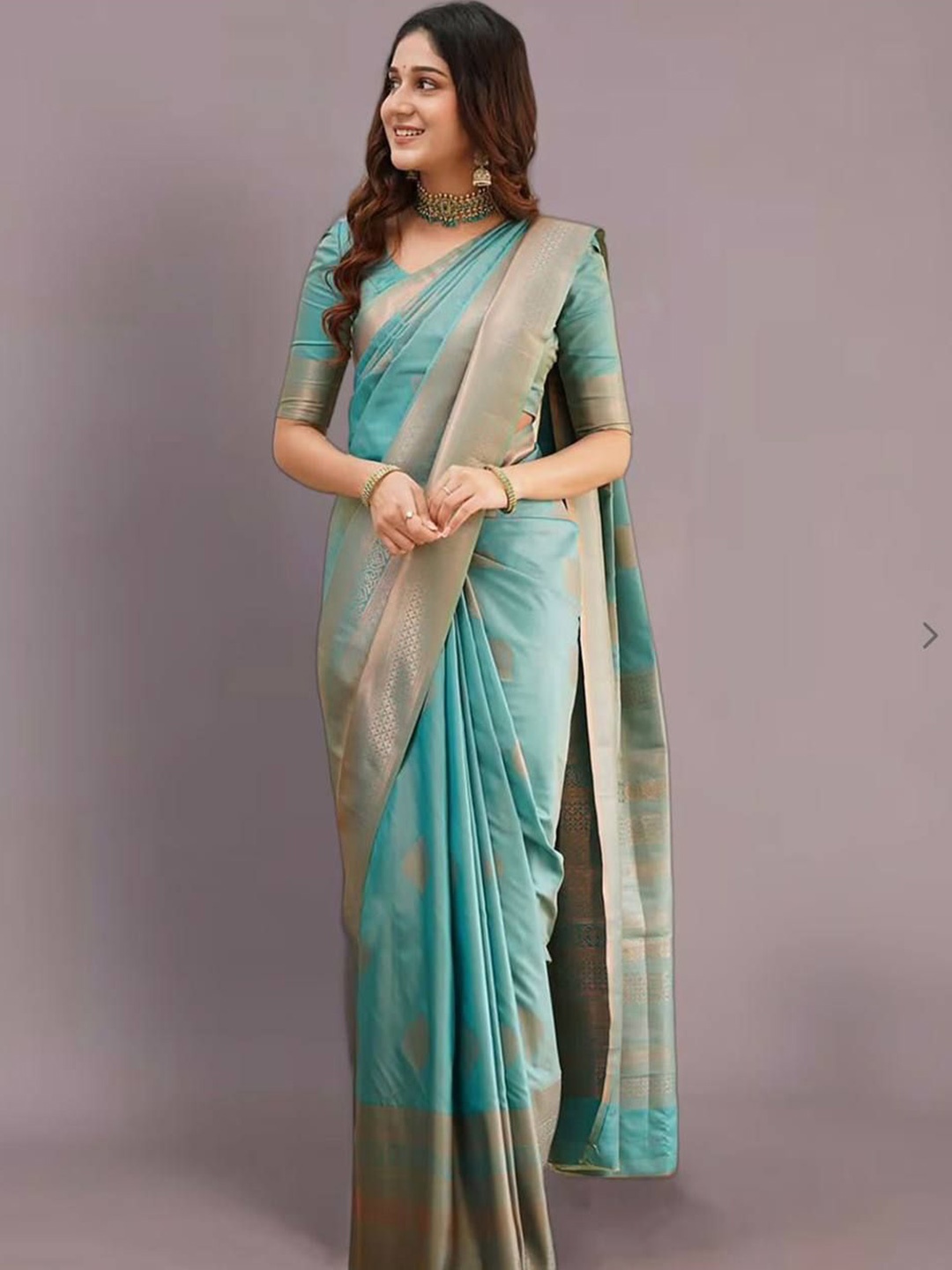 

Rujave Woven Design Zari Art Silk Kanjeevaram Saree, Blue