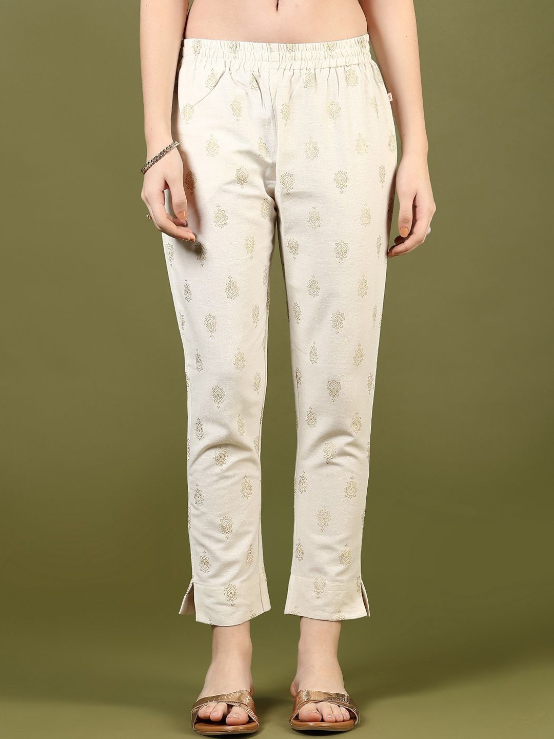 

V-Mart Women Printed Trousers, Off white
