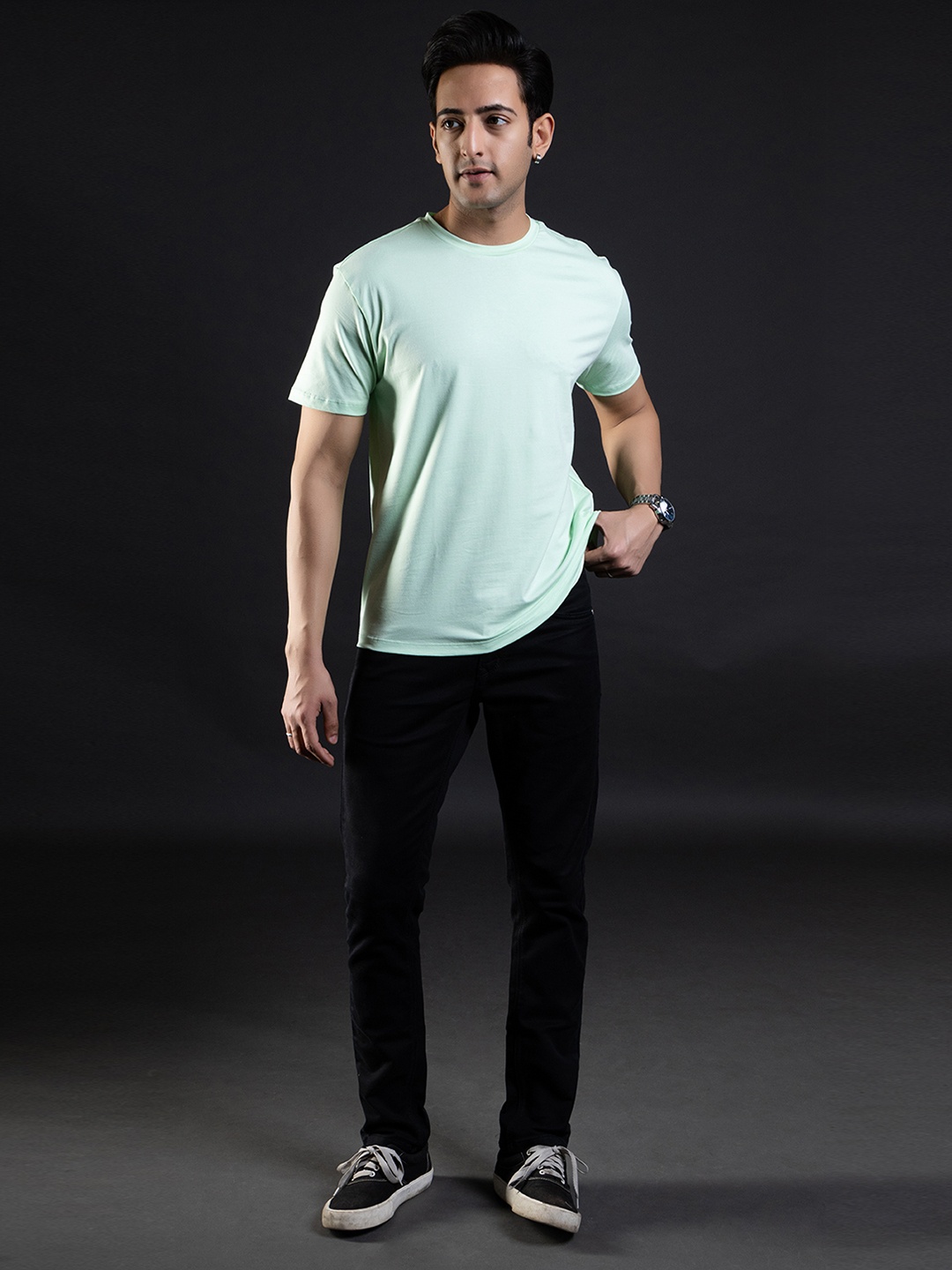 

Ghumakkad Half Sleeve Round Neck Sports T shirt, Olive