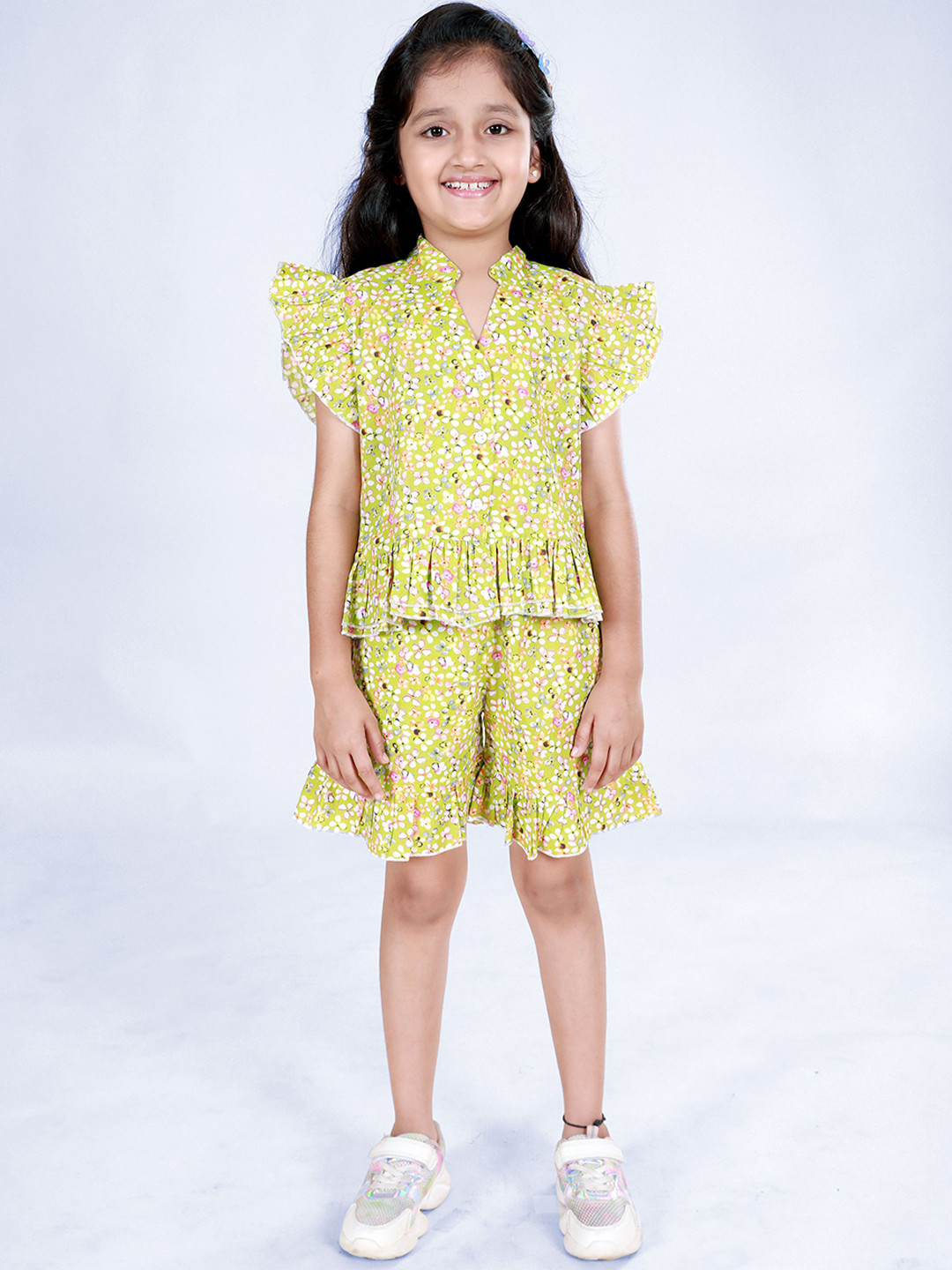 

KiddoPanti Girls Printed Pure Cotton Top With Shorts, Green