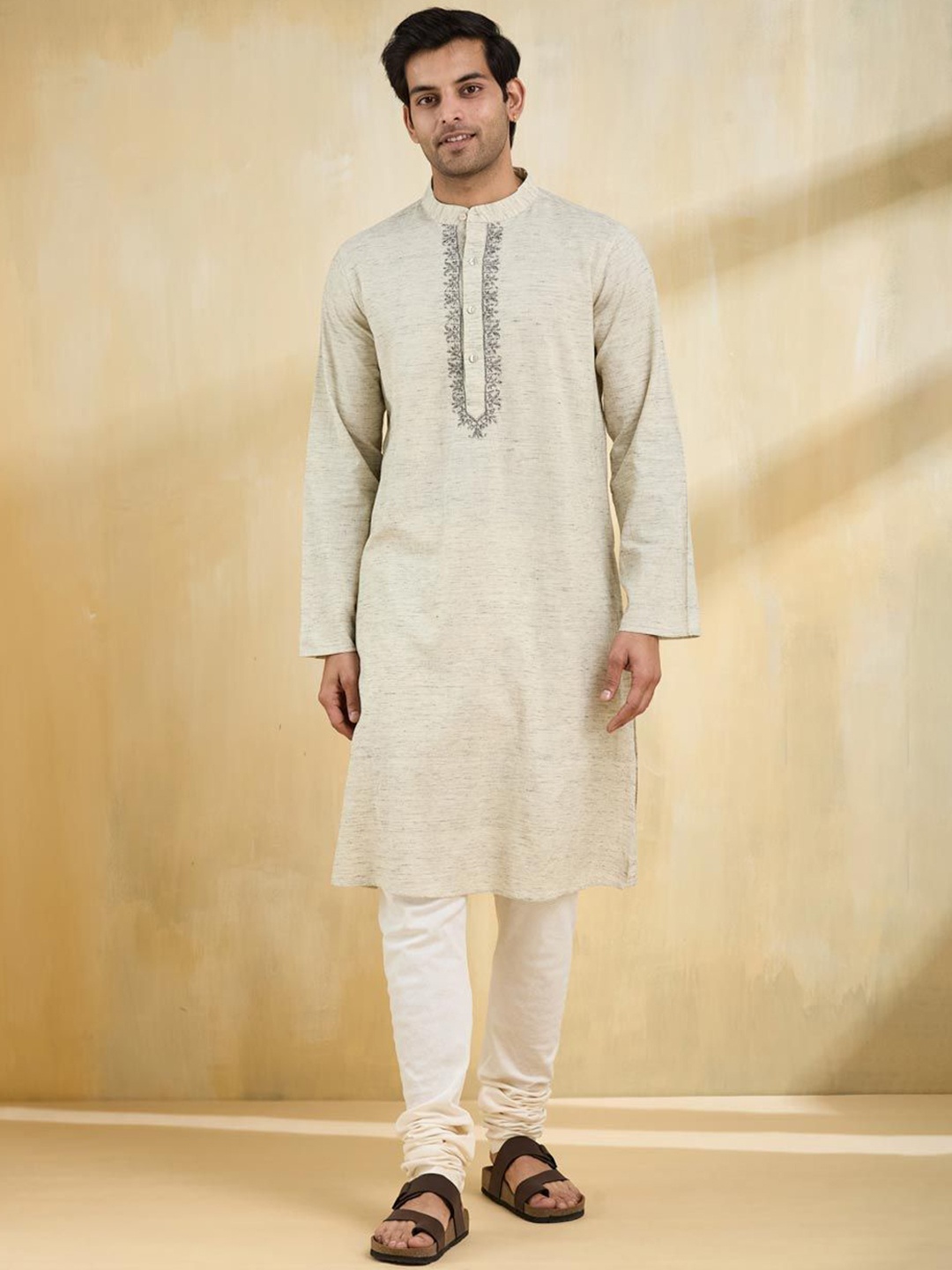 

Fabindia Men Ethnic Motifs Flared Sleeves Kurta, Beige