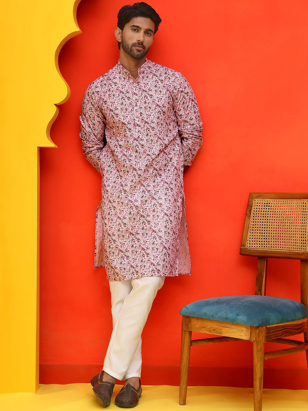 

Anouk Men Floral Printed Regular Kurta with Pyjamas, Pink