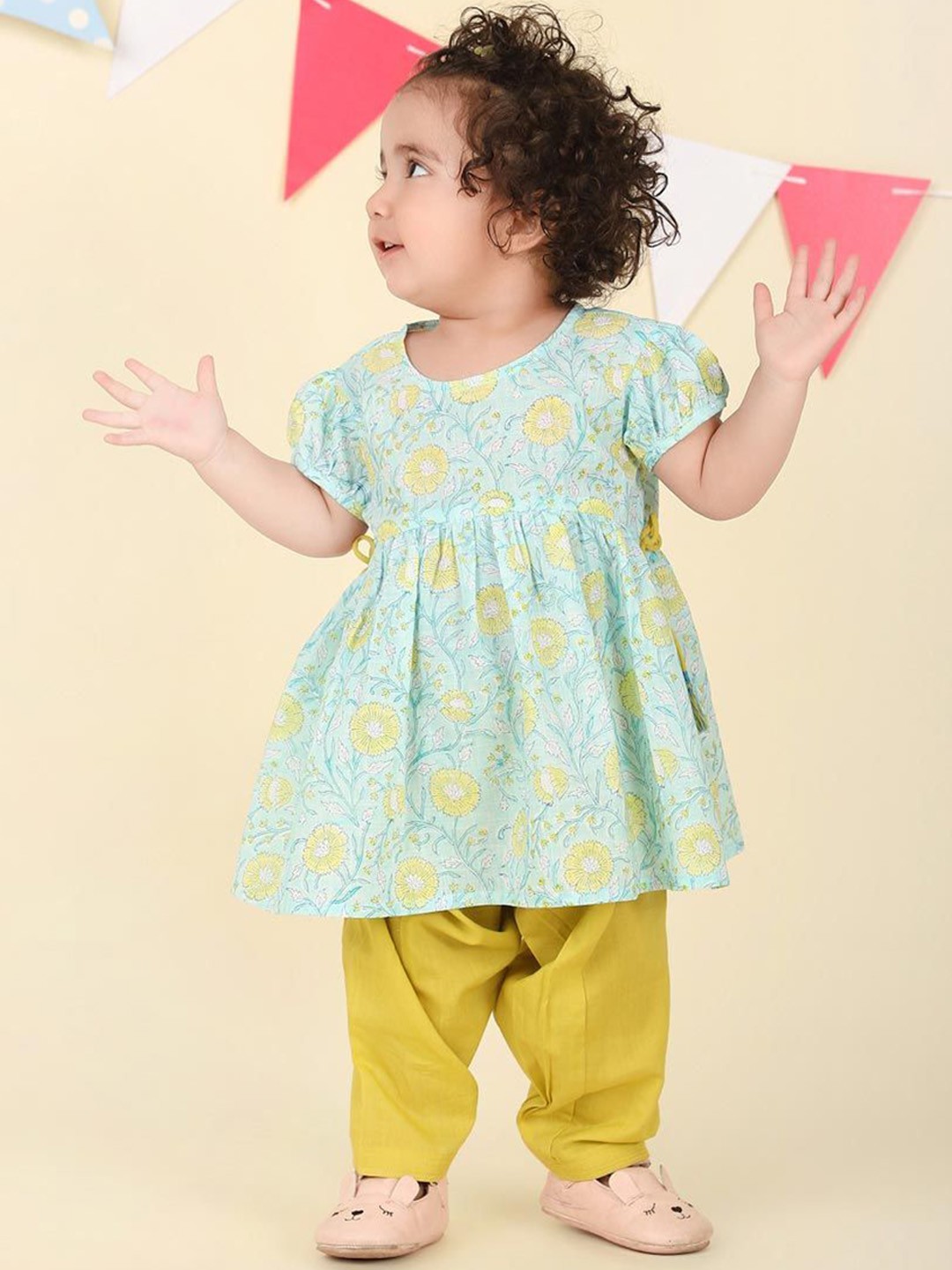 

Fabindia Girls Floral Printed Regular Pure Cotton Kurta with Salwar, Lime green