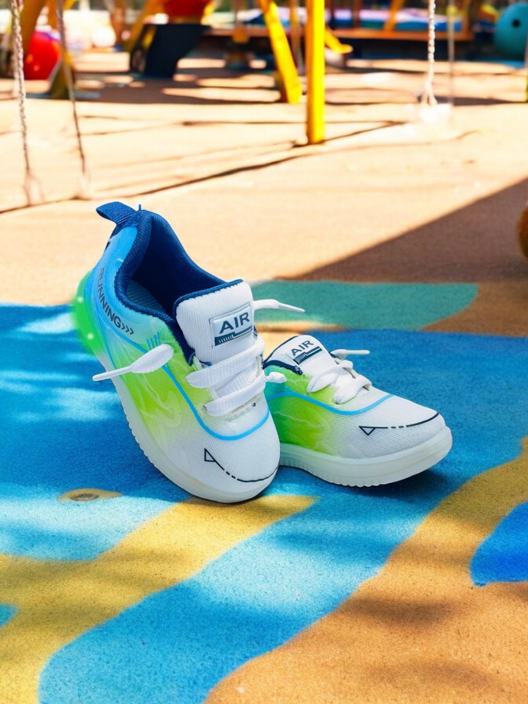 

FABBMATE Unisex Kids Printed Sneakers, Green