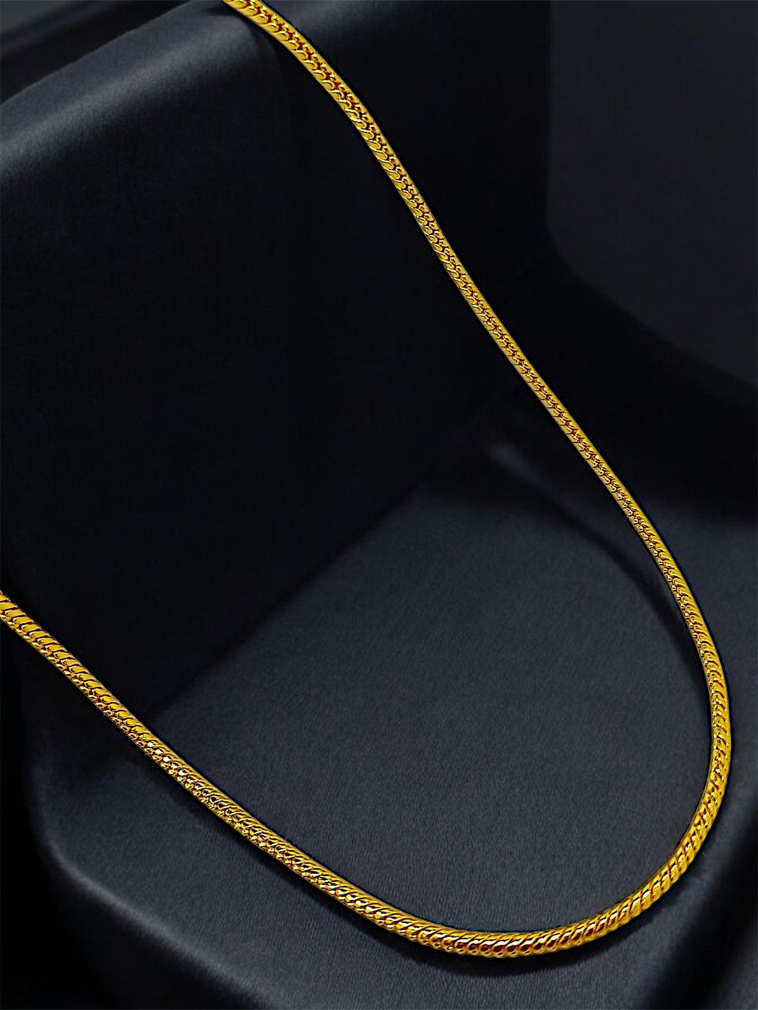 

FEMMIBELLA Men Gold-Plated Chain