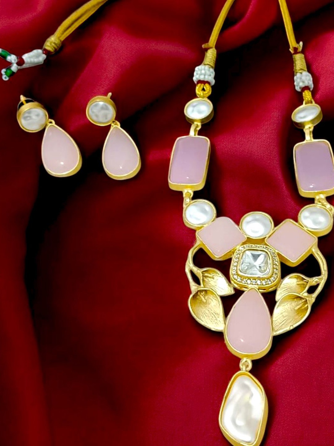 

TISHUL JEWELS Gold-Plated Stone-Studded Jewellery Set