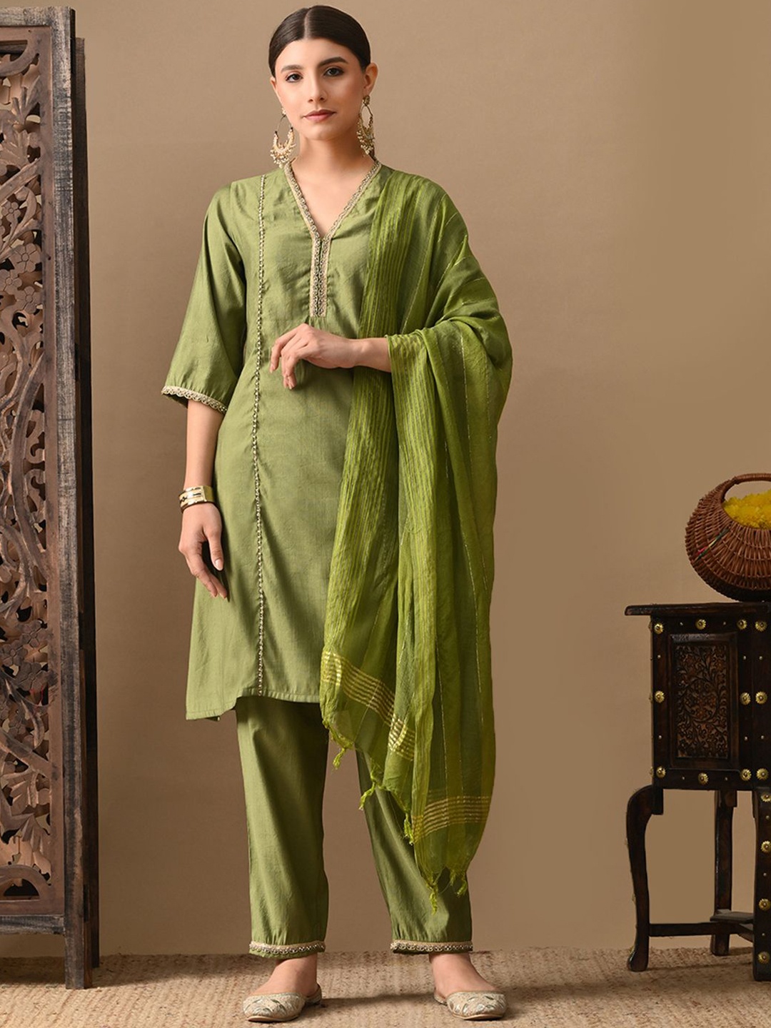 

Sangria V-Neck Three-Quarter Sleeves Kurta With Trousers & Dupa, Green
