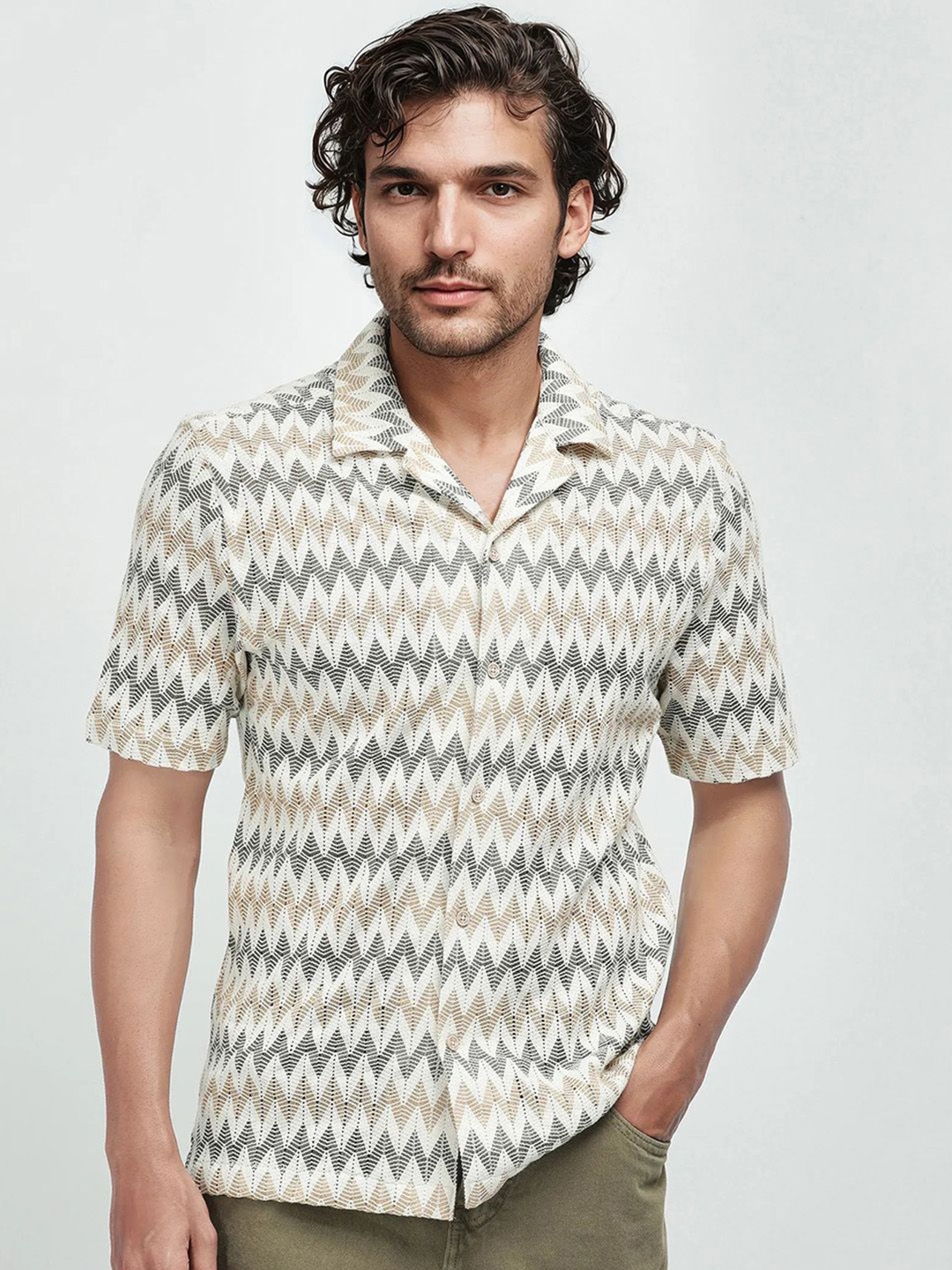 

RARE RABBIT Men Comfort Boxy Opaque Striped Casual Shirt, Beige