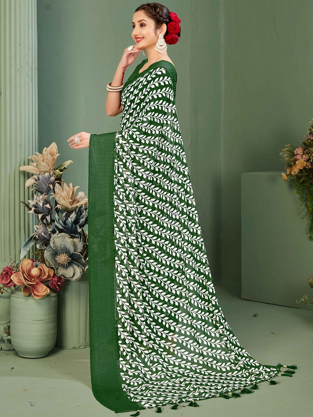 

MAHALASA Floral Pure Georgette Saree, Green