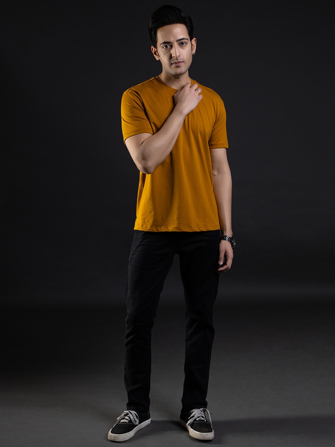 

Ghumakkad Half Sleeve Round Neck Sports T shirt, Mustard
