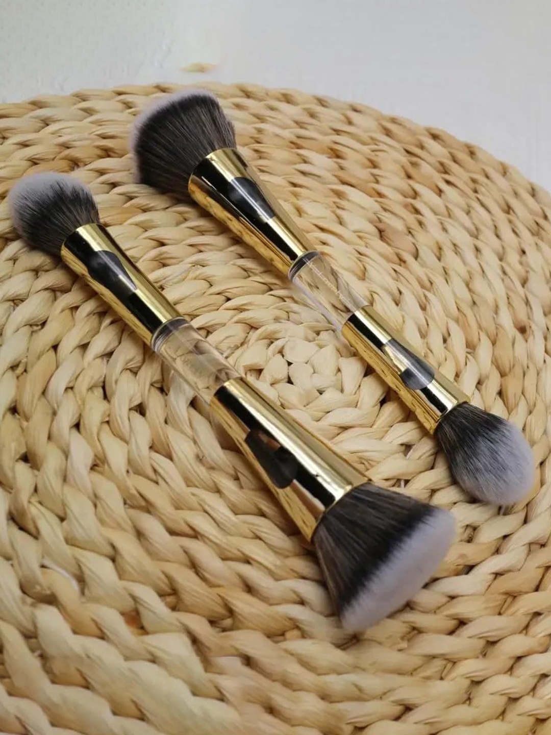 

Facejewel 4in1 Makeup Brush & Finger Puff & Blender, Gold