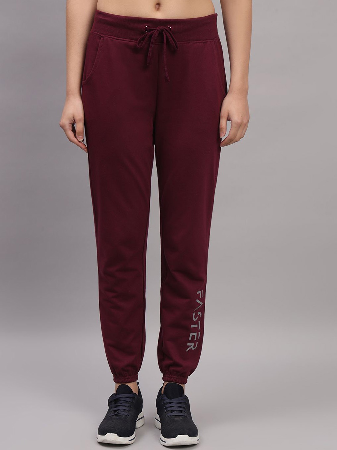 

TRAZO Women Mid-Rise Track Pants, Maroon
