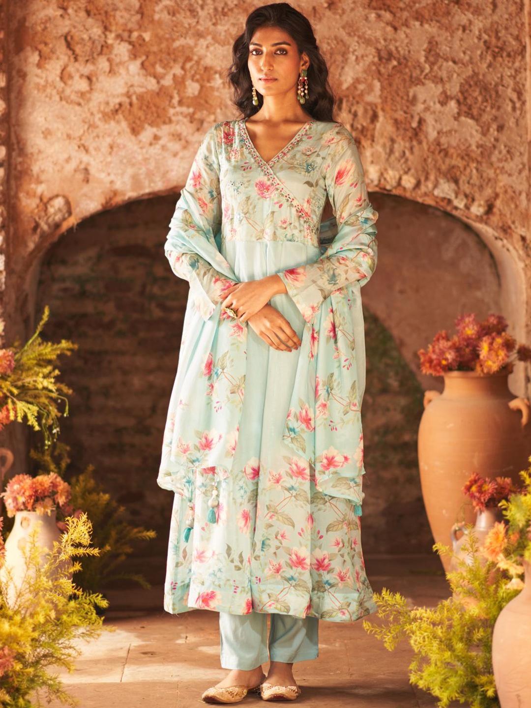 

Sindh Fashion Women Floral Printed Regular Mirror Work Kurta with Trousers & With Dupatta, Blue