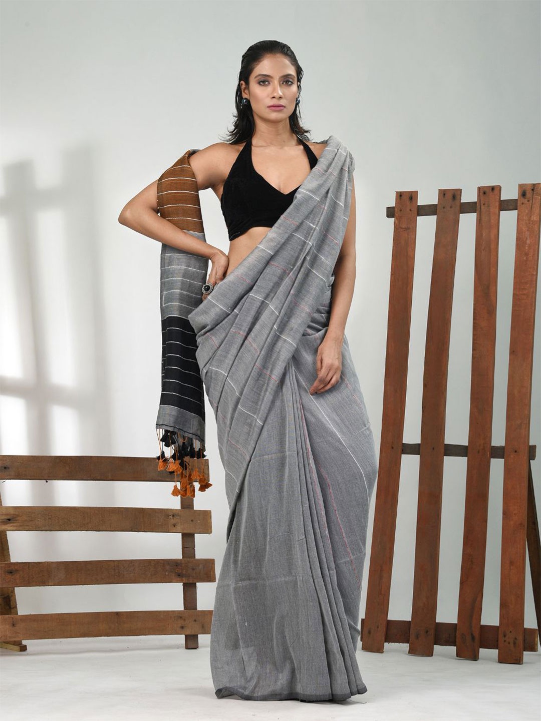 

Charukriti Striped Pure Cotton Saree, Grey