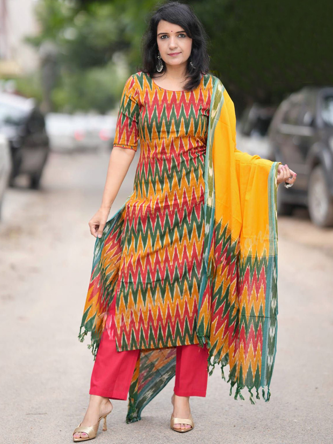 

DIVASTRI Women Ethnic Motifs Printed Regular Kurta with Trousers & With Dupatta, Yellow