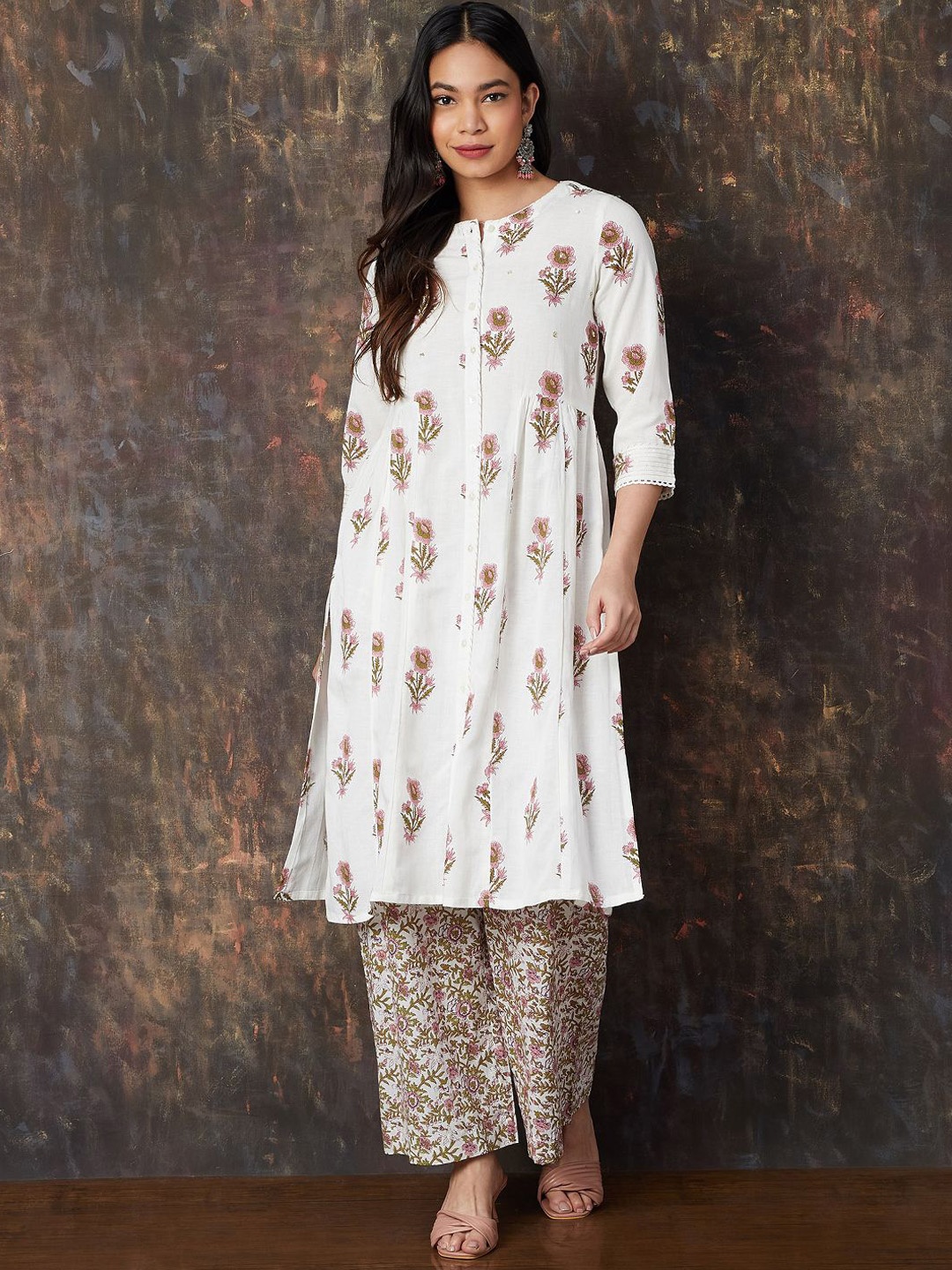 

Melange by Lifestyle Women Floral Printed Pleated Kurta with Palazzos, Pink