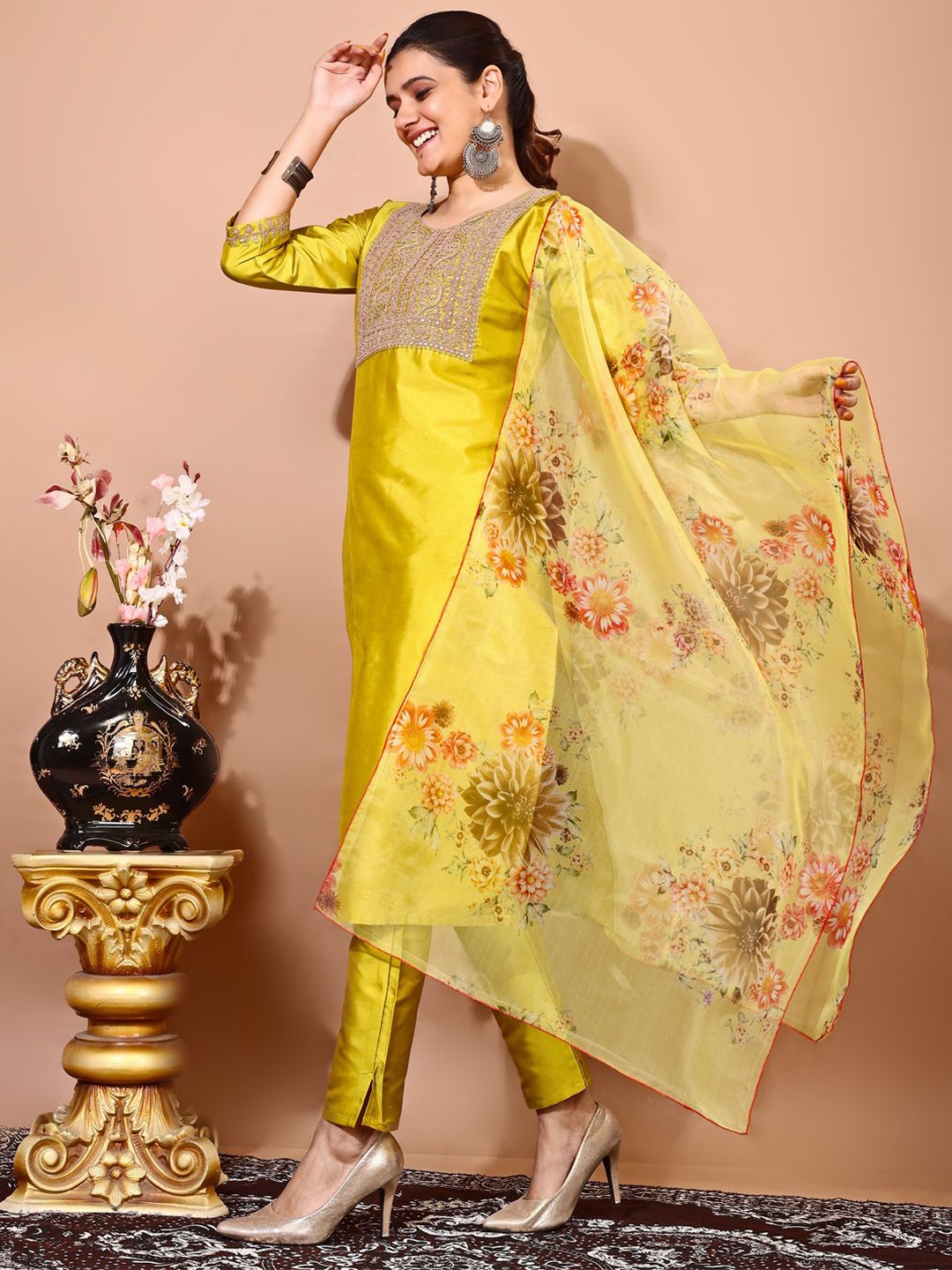 

AYUKTA INTERNATIONAL Women Yoke Design Regular Kurta with Trousers & With Dupatta, Yellow