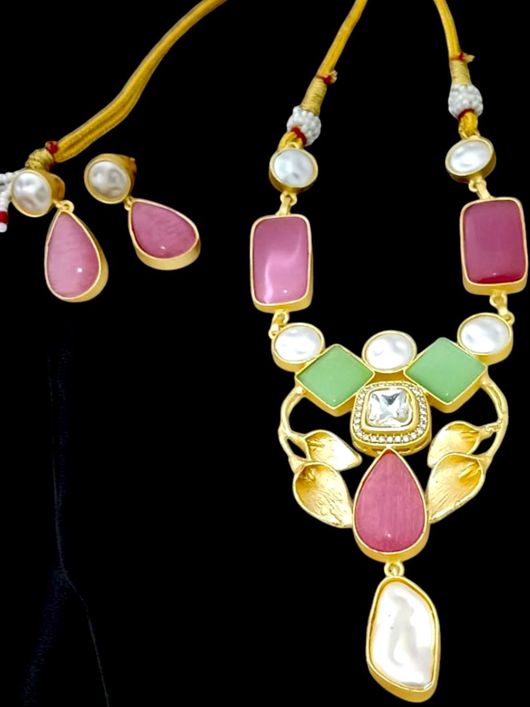 

TISHUL JEWELS Gold-Plated Stone-Studded Jewellery Set