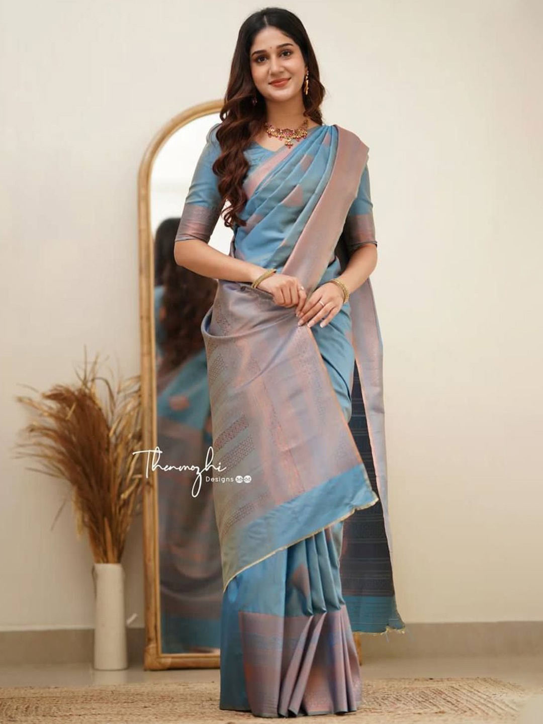 

Rujave Woven Design Zari Art Silk Kanjeevaram Saree, Blue