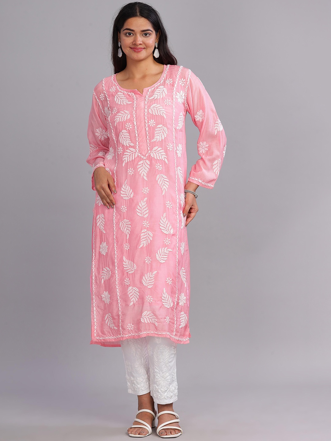 

Club Loom Women Embroidered Thread Work Kurta, Pink