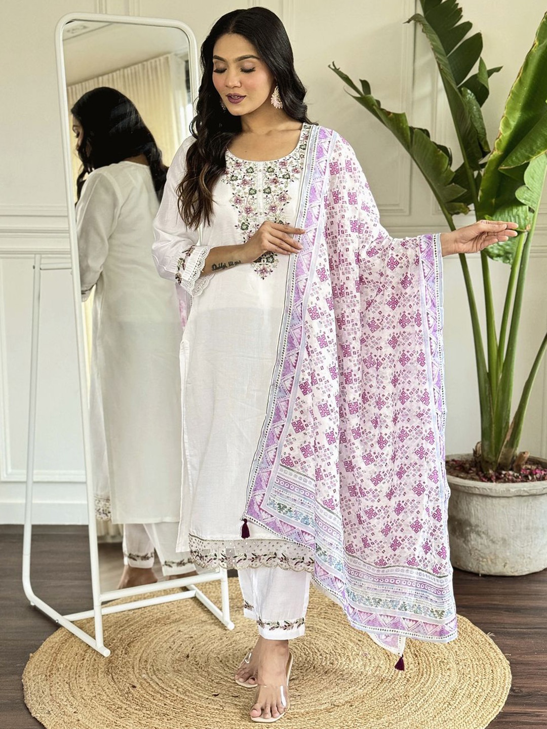 

ASCIIBLUES Women Floral Yoke Design Regular Thread Work Kurta with Trousers & With Dupatta, White