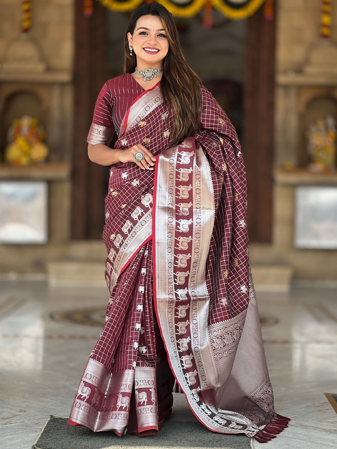 

Panzora Woven Design Zari Silk Blend Saree, Maroon