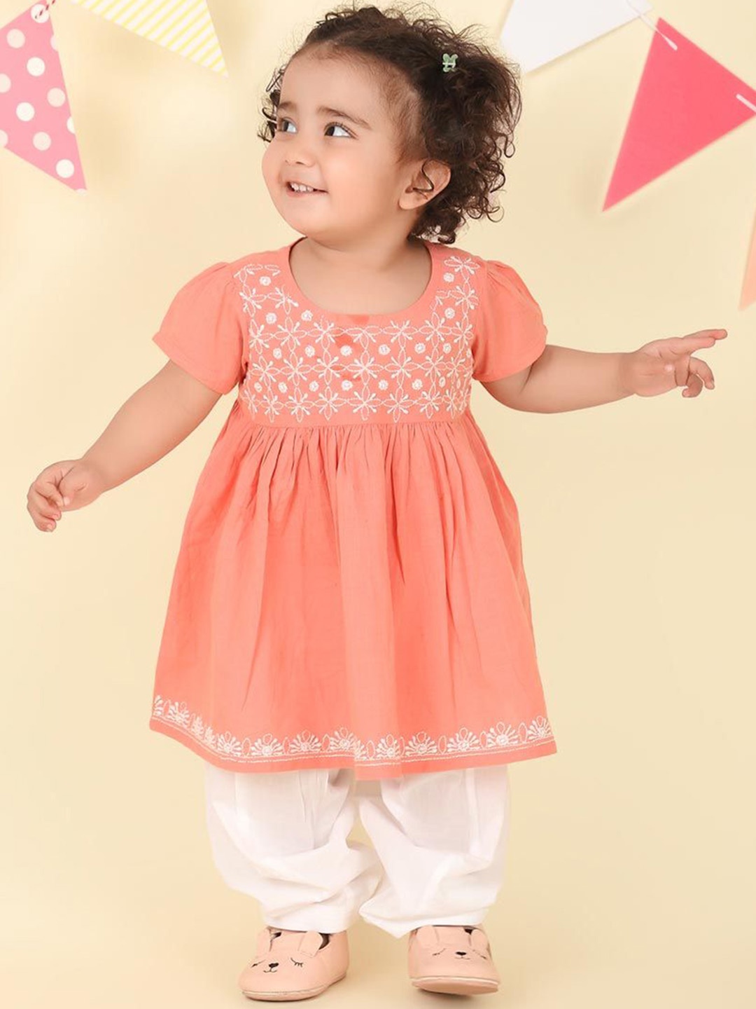 

Fabindia Girls Floral Embroidered Regular Thread Work Pure Cotton Kurta with Salwar, Coral