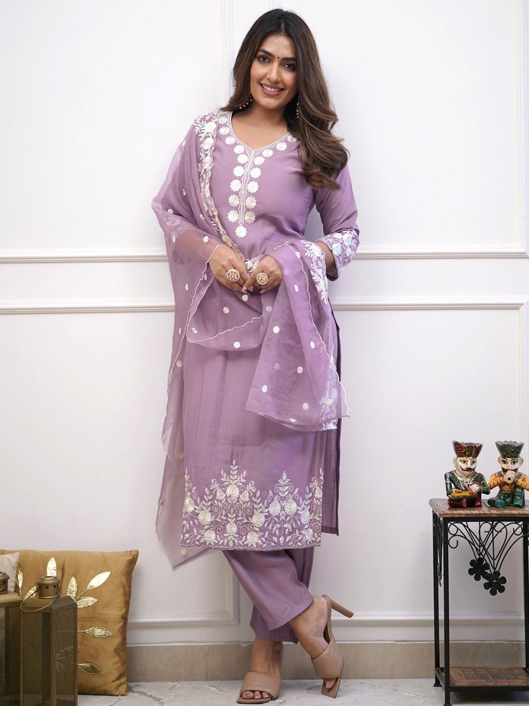 

TWINS LADY Women Embroidered Regular Sequinned Kurta with Trousers & With Dupatta, Purple