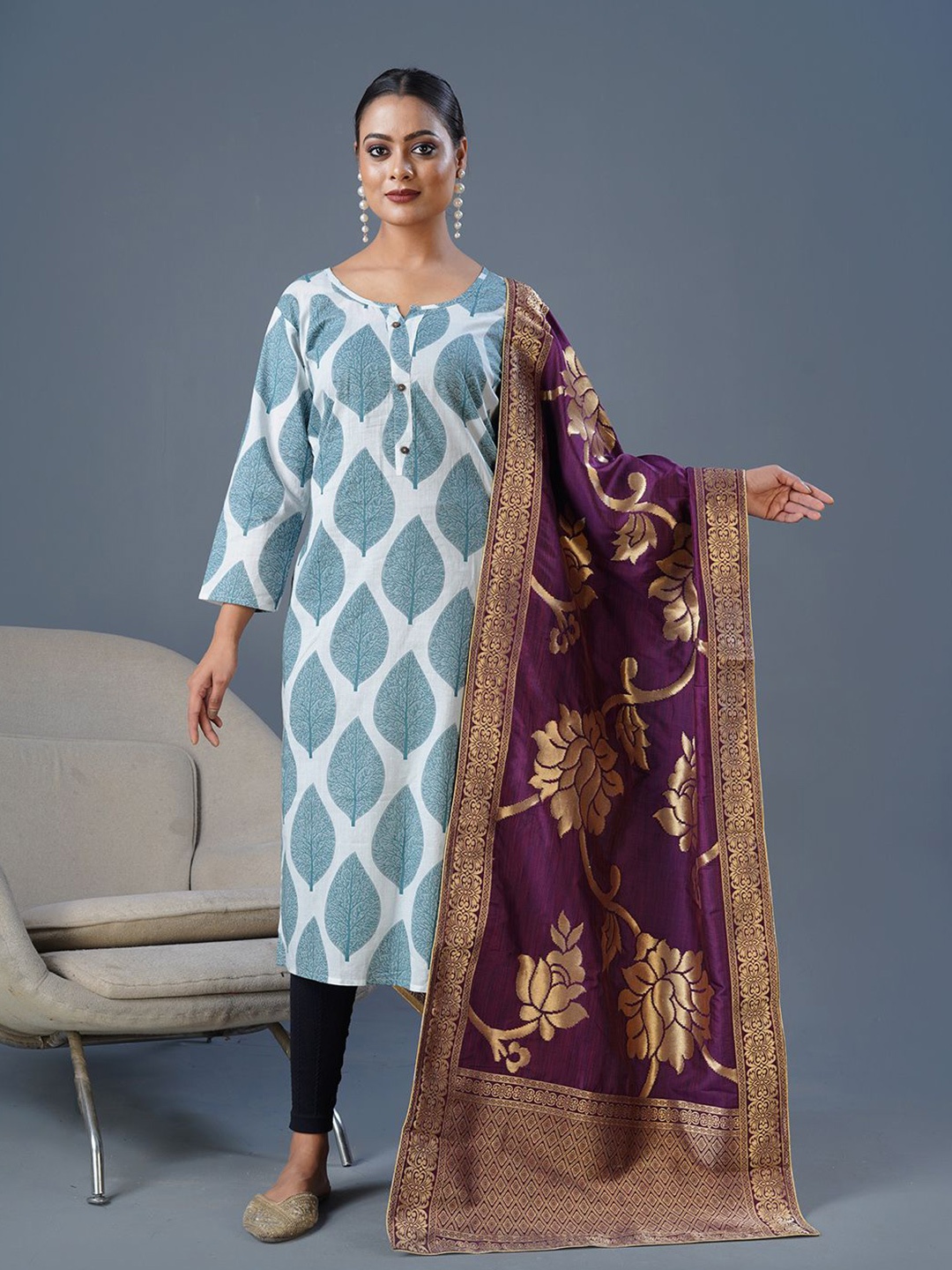 

flaher Ethnic Motifs Woven Design Dupatta with Zari, Burgundy