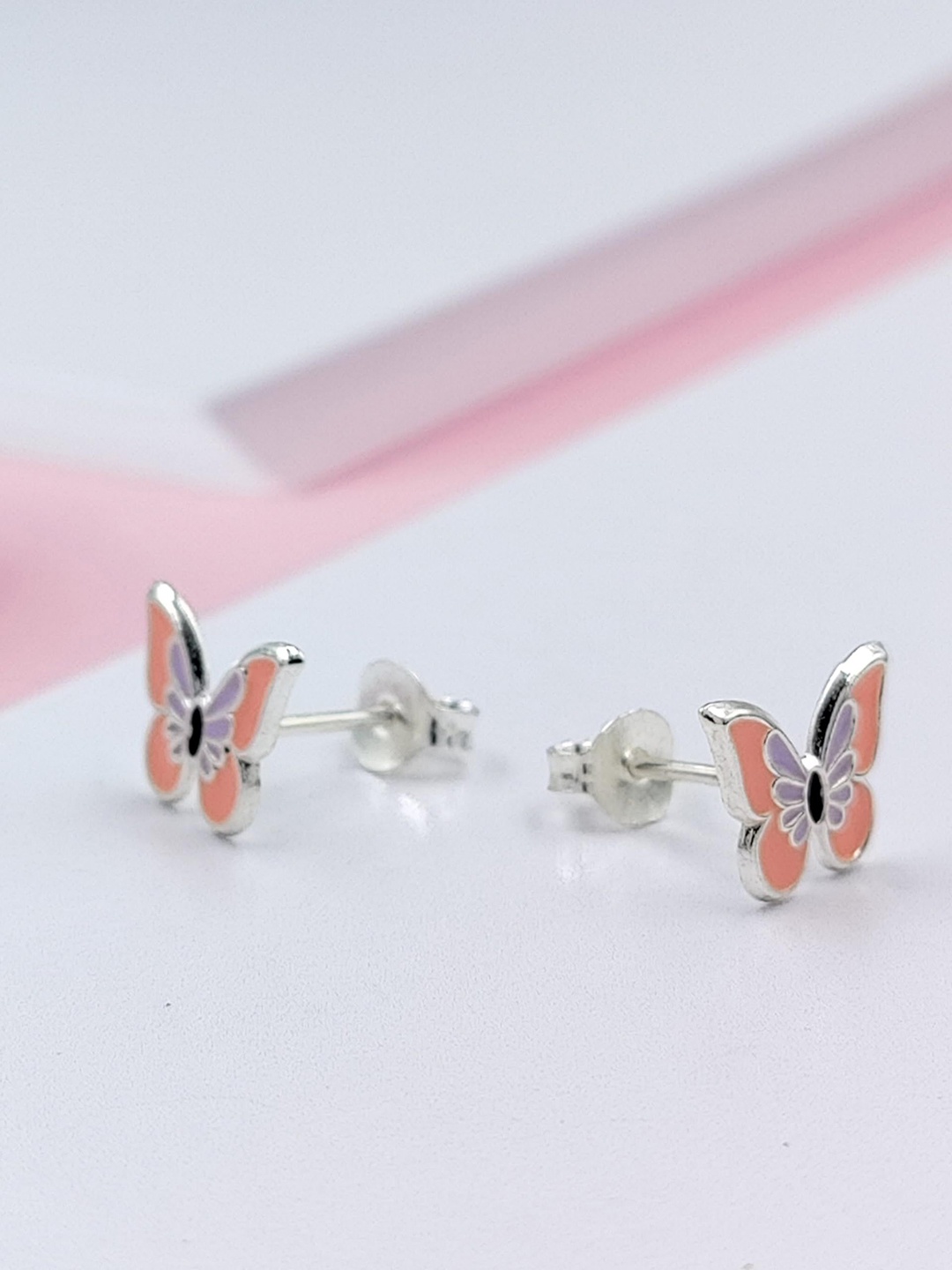 

AMONROO Contemporary Studs Earrings, Tan