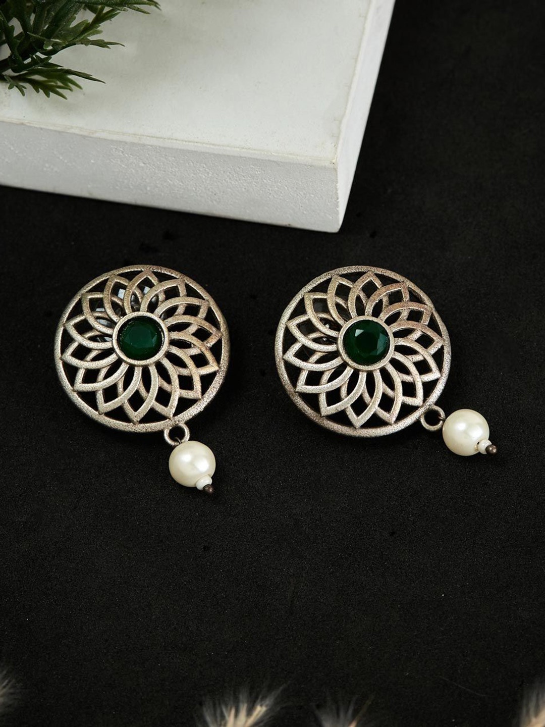 

Fabindia Contemporary Studs Earrings, Silver