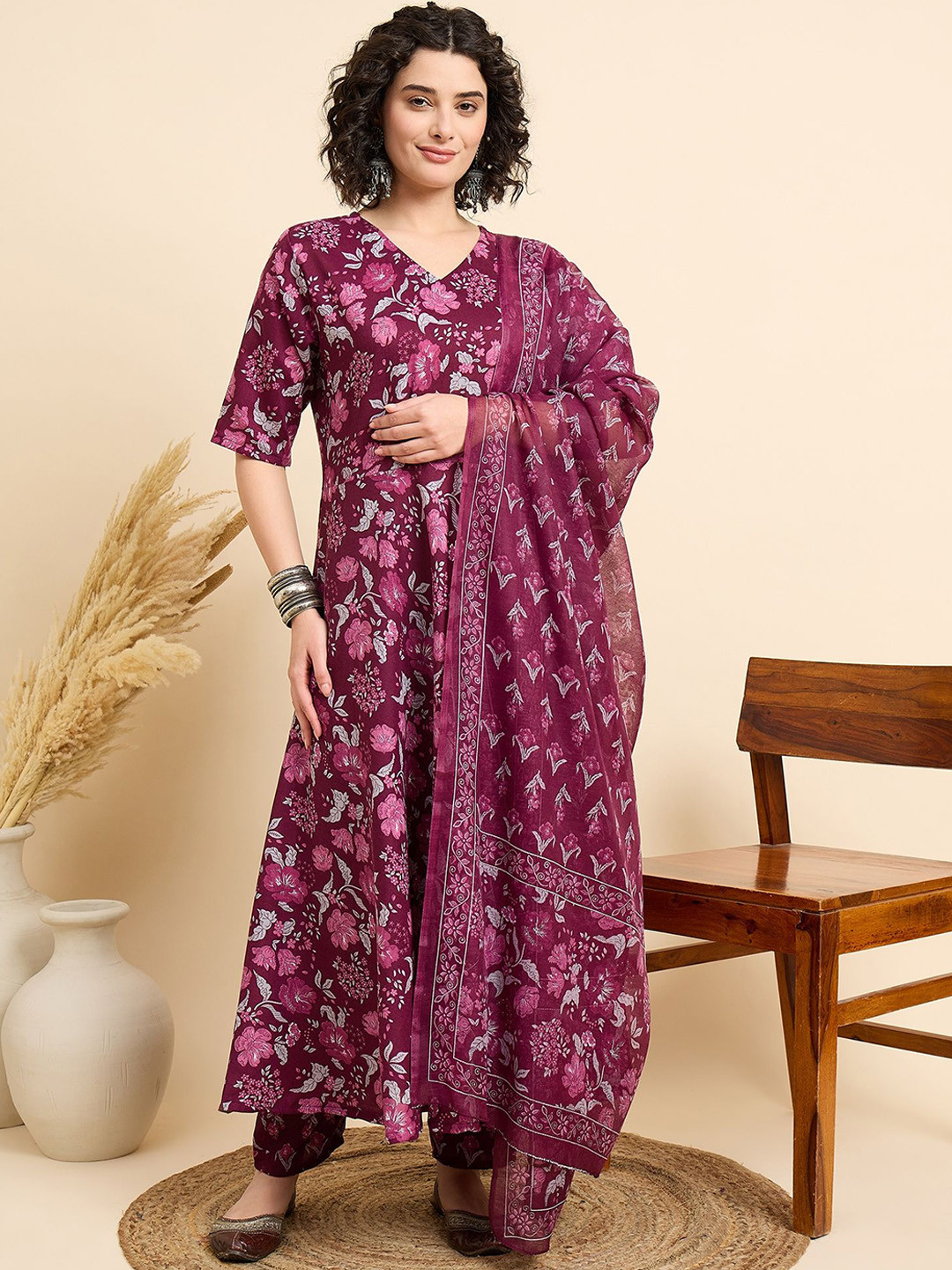 

DIVASTRI Women Floral Printed Regular Kurta with Trousers & With Dupatta, Purple