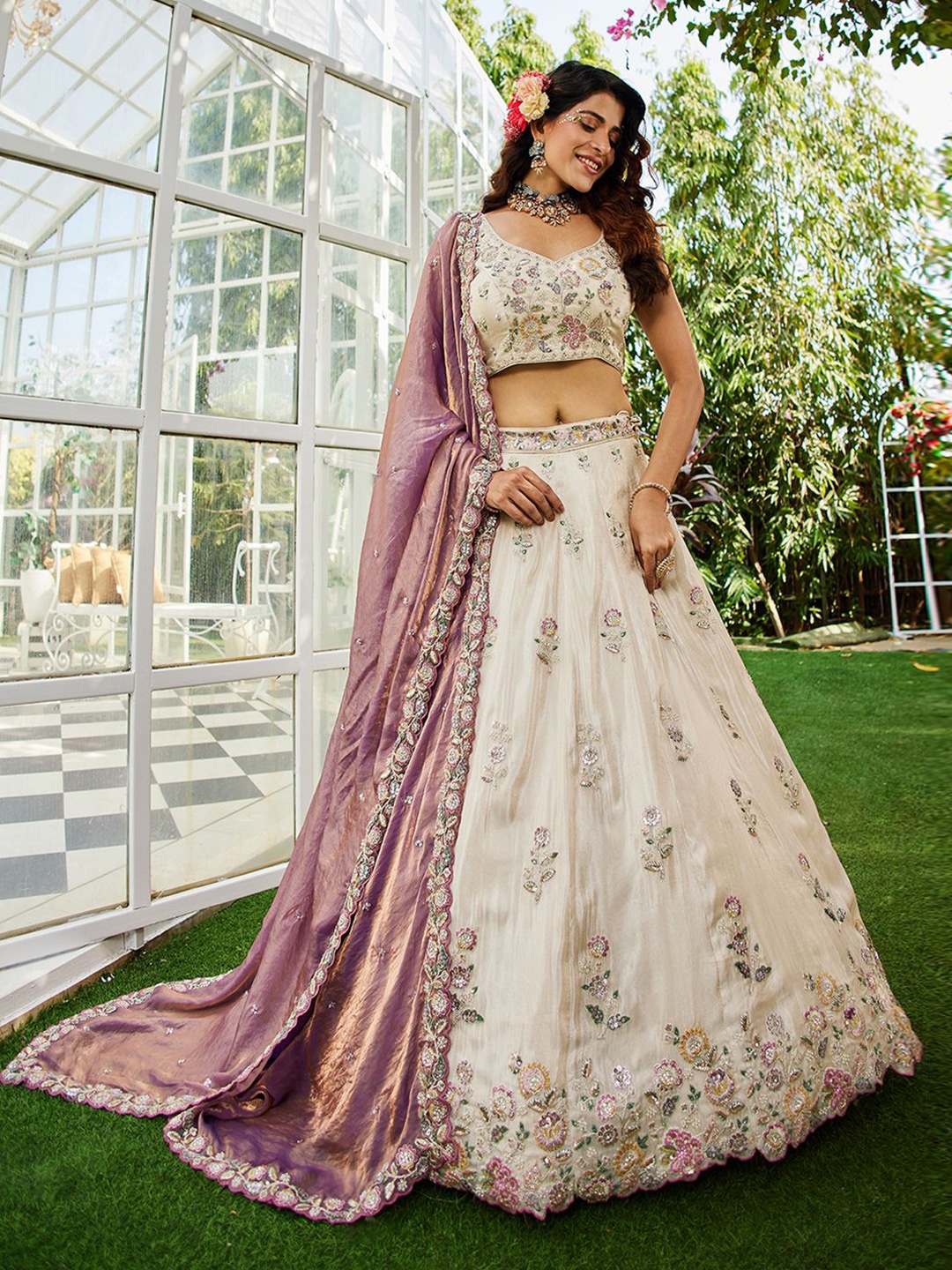

panchhi Embroidered Sequinned Semi-Stitched Lehenga & Unstitched Blouse With Dupatta, Cream