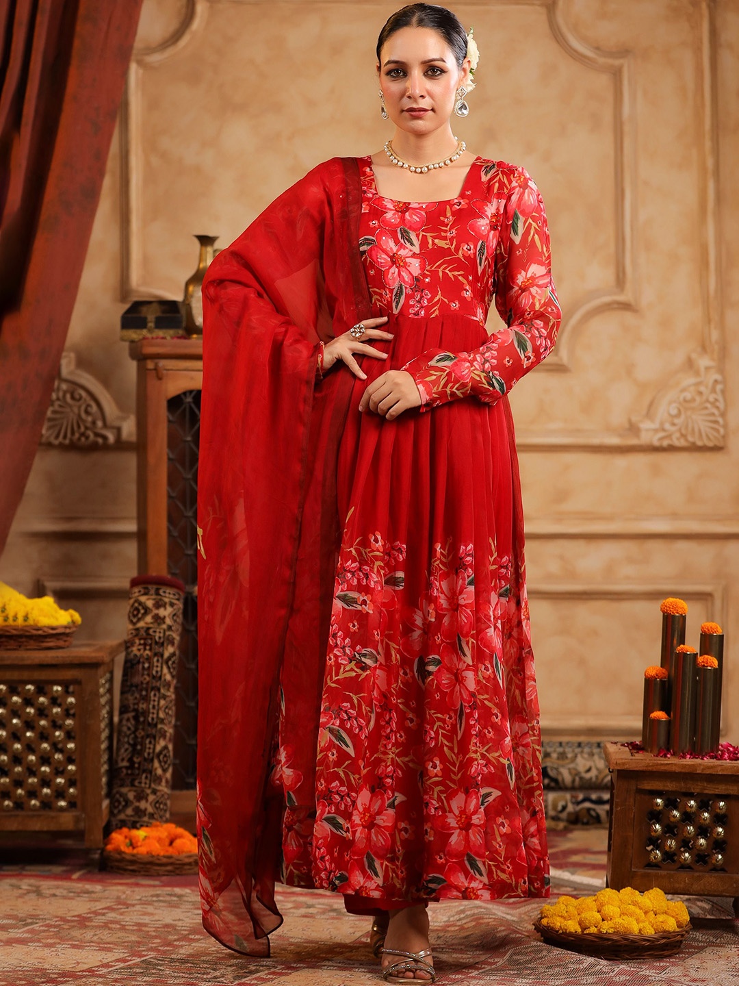 

HOUSE OF MORA Women Floral Printed Regular Sequinned Kurta with Trousers & With Dupatta, Red