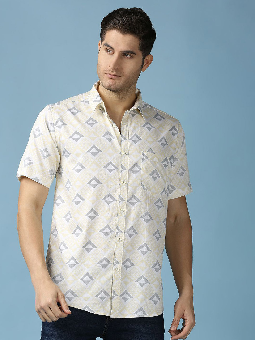 

SNX Men Tailored Fit Opaque Printed Casual Shirt, Yellow